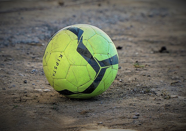 杜布3步上篮惨败：太前距附加赛.